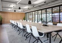 Styccobond F41: The perfect carpet tile tackifier for high-traffic environments